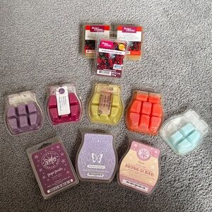 Scentsy Wax Melts Bundle! 3 New/Full & 5 Partial!! +3 Packs Better Homes BONUS!!